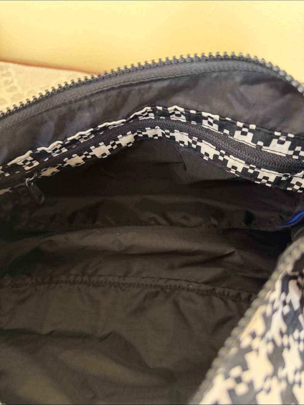 Baggu Black and White Pixel Gingham Medium Crescent Shoulder Bag, EUC - Picture 10 of 12